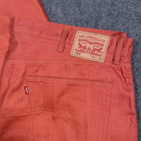 Levi's 501 Jeans Mens 44x32 Red/Orange Denim Cotton Straight Button Fly Workwear - Picture 7 of 15